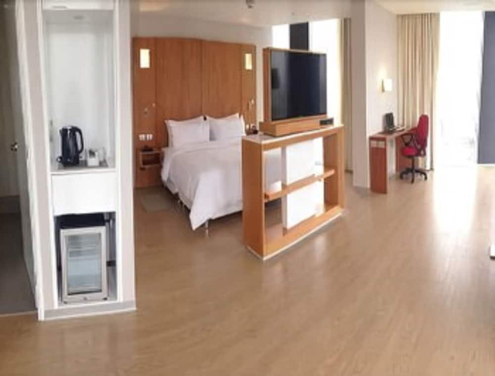 Ramada Encore By Wyndham Lima San Isidro Экстерьер фото