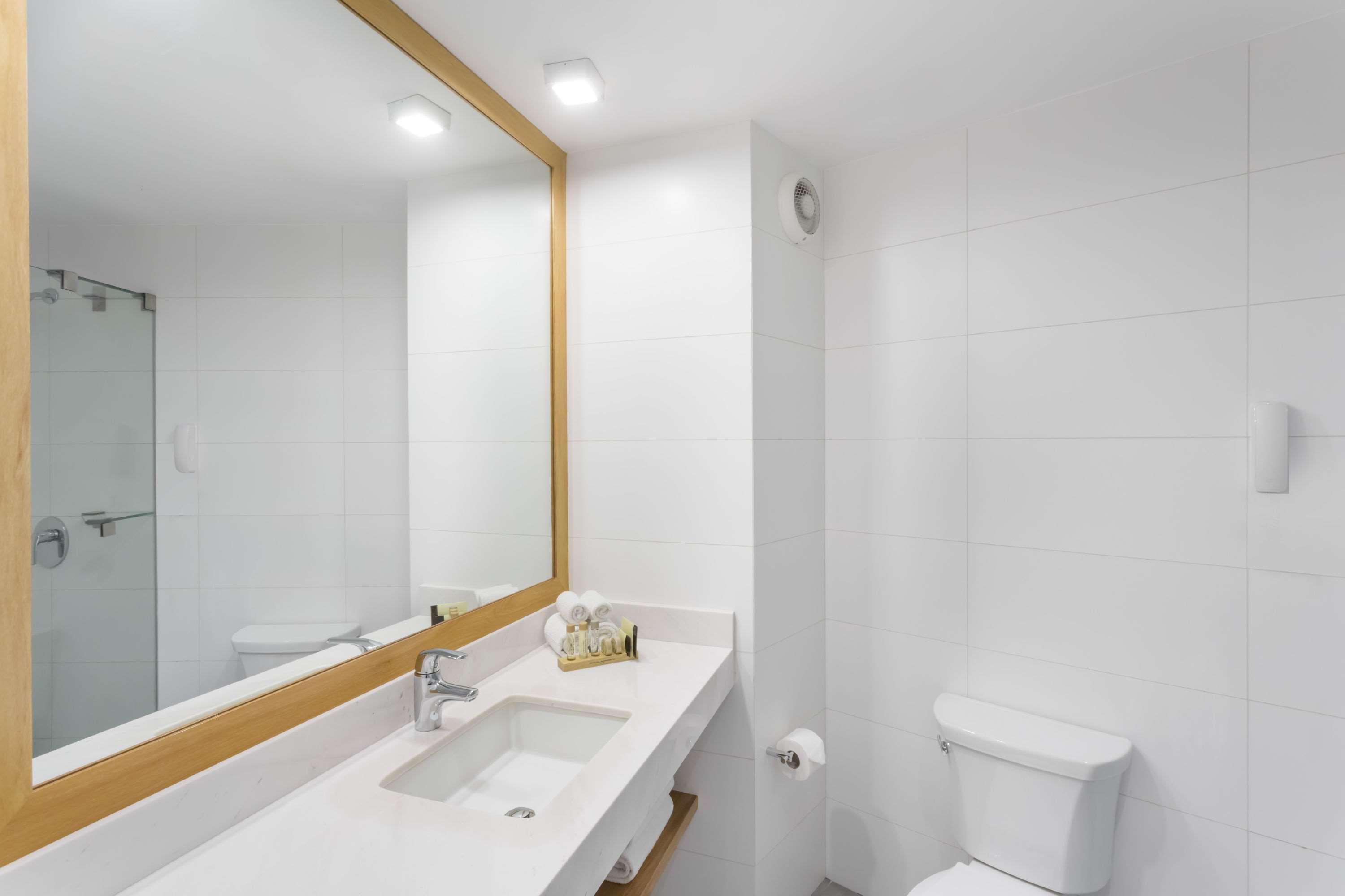Ramada Encore By Wyndham Lima San Isidro Экстерьер фото